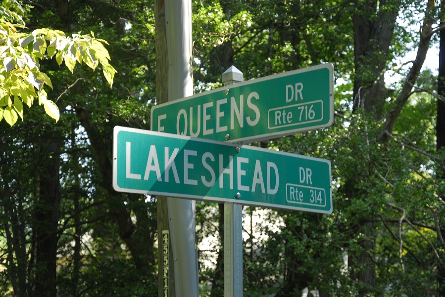 The path is set at the corner of Lakeshead Drive and E Queens Drive. (Gregory Connolly/WYDaily)