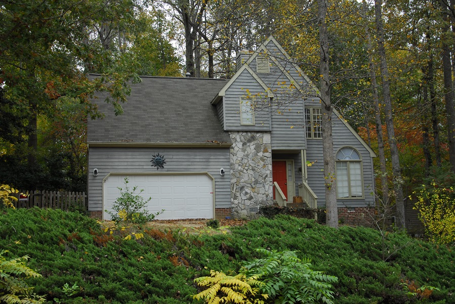 Dana Mackay's body was discovered in this home in the Seasons Trace subdivision of James City County. Mackay lived here with her husband, John Mackay. (Gregory Connolly/WYDaily)