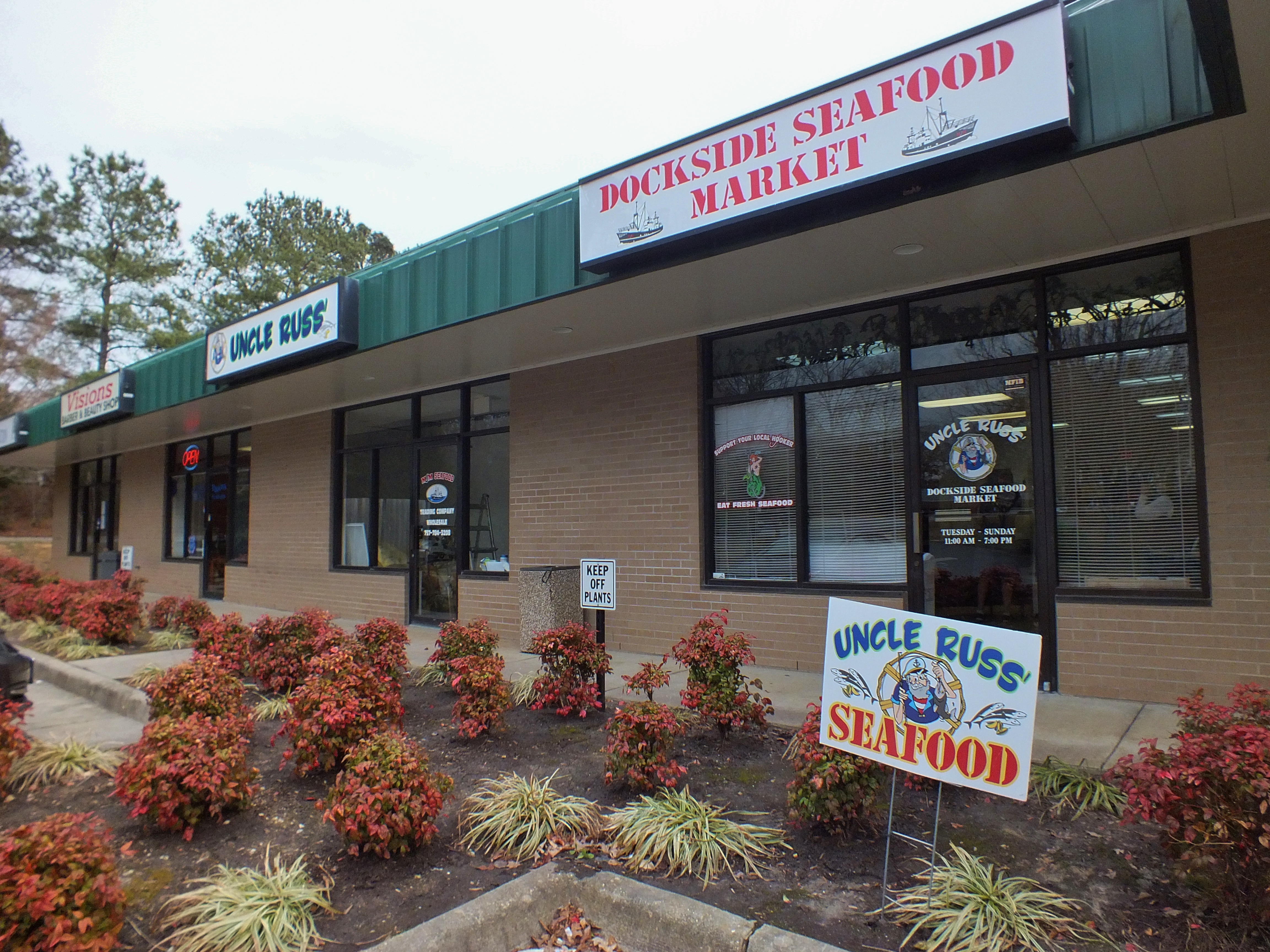 The seafood market is located in a small shopping center on Olde Towne Road (Hannah S. Ostroff/ WYDaily)