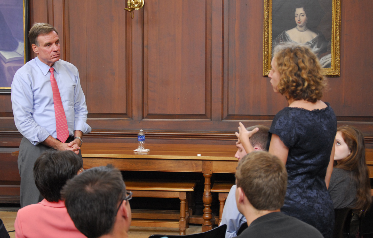 Warner took numerous questions from the audience, several of which focused on the political situation in Washington, D.C. (Gregory Connolly/WYDaily)