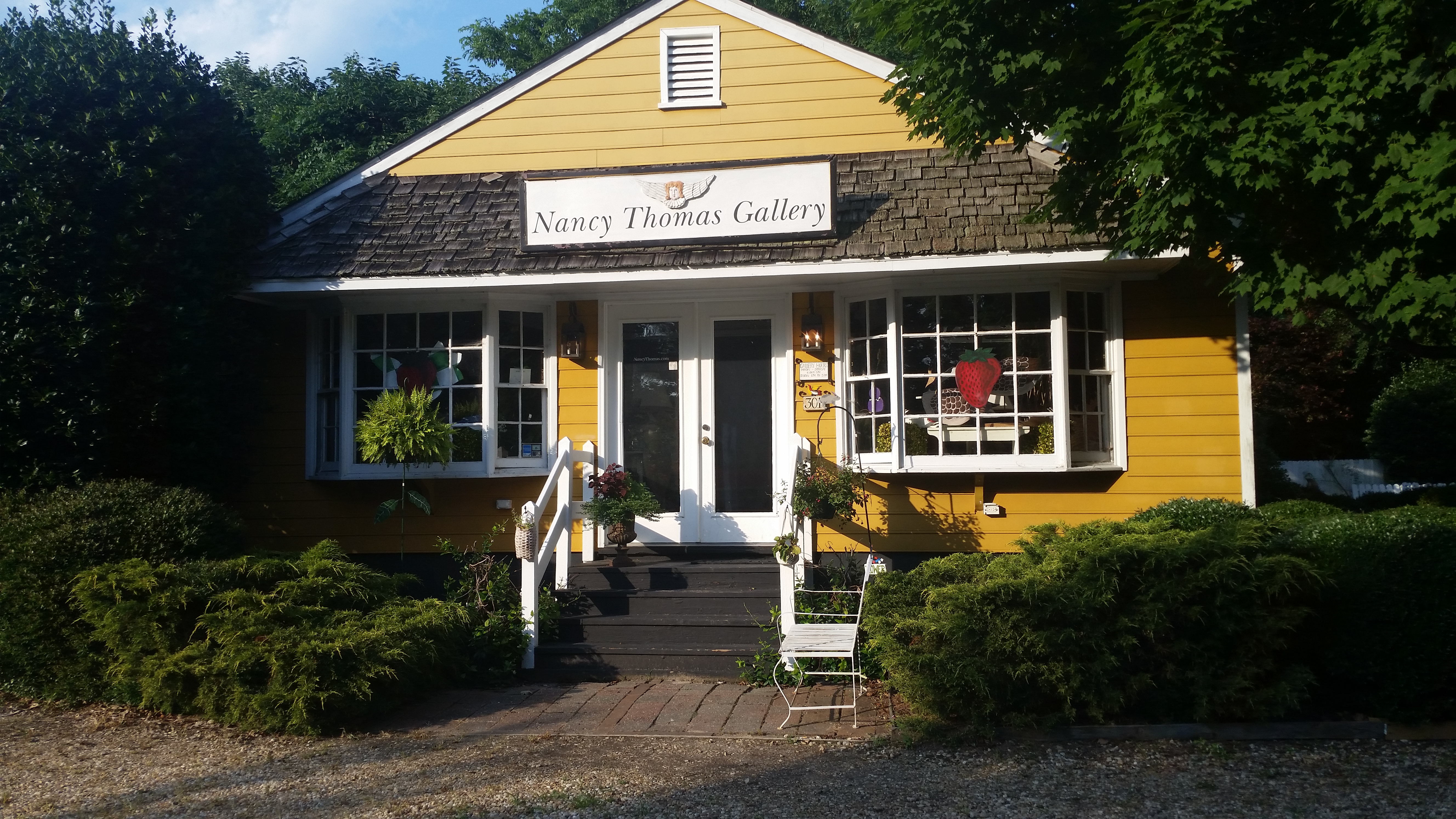The Nancy Thomas Art Gallery is located on Ballard Street across from the York-Poquoson Courthouse. (Marie Albiges/WYDaily)
