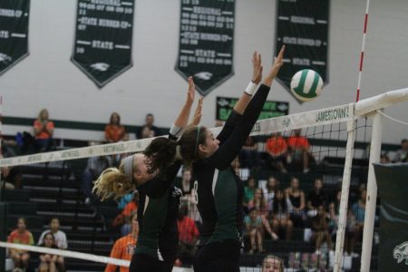 Ellie Popelka has committed to play volleyball for South Carolina. (file photo)