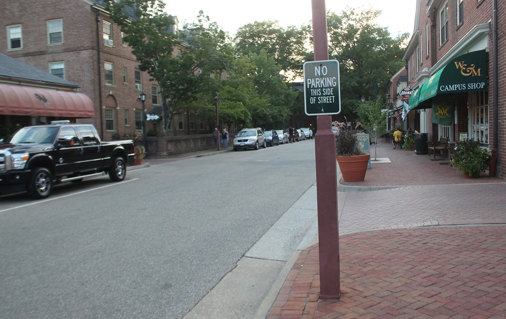downtown parking in city of williamsburg