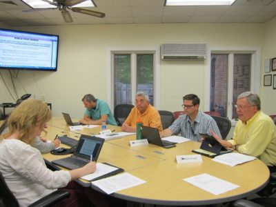 Members of the JCC Planning Commission's Policy Committee discuss ideas for amending the zoning ordinance to permit food trucks during a meeting May 12, 2016. (Kirsten Petersen/ WYDaily)