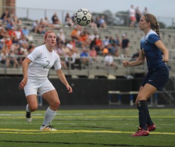 Vita Sconyers (left) attempts to collect the ball against Culpeper. (Ty Hodges/WYDaily)