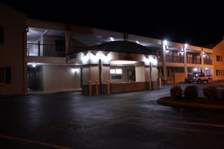 The Days Inn as seen from the sidewalk on Richmond Road. (Andrew Harris/WYDaily)
