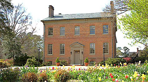 alumni_house_april2016475