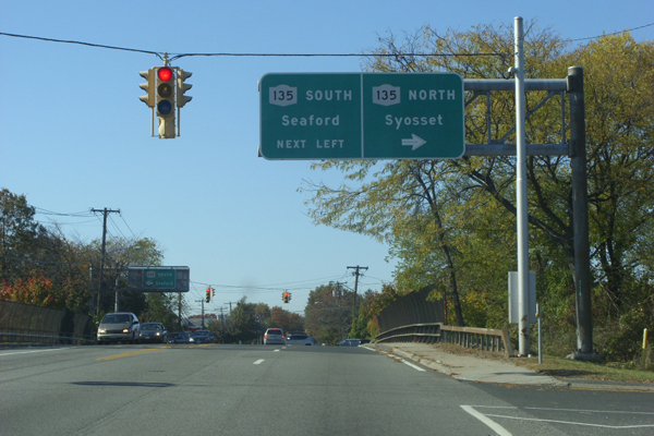 A stretch of Old Country Road, which runs through central Nassau County on Long Island, N.Y. (Doug Kerr/Flickr)