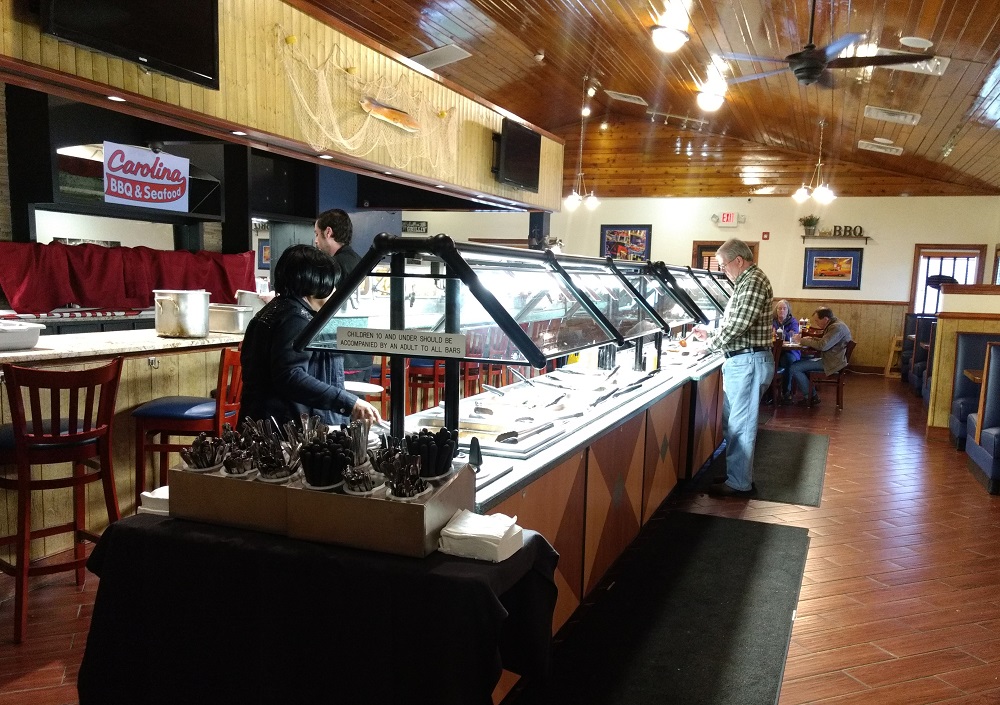 The buffet inside Carolina BBQ & Seafood. (Andrew Harris/WYDaily)