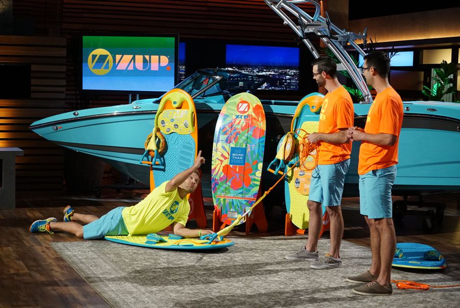 Glen Duff demonstrates how to use a Zup Board to the Sharks. (Courtesy ABC)