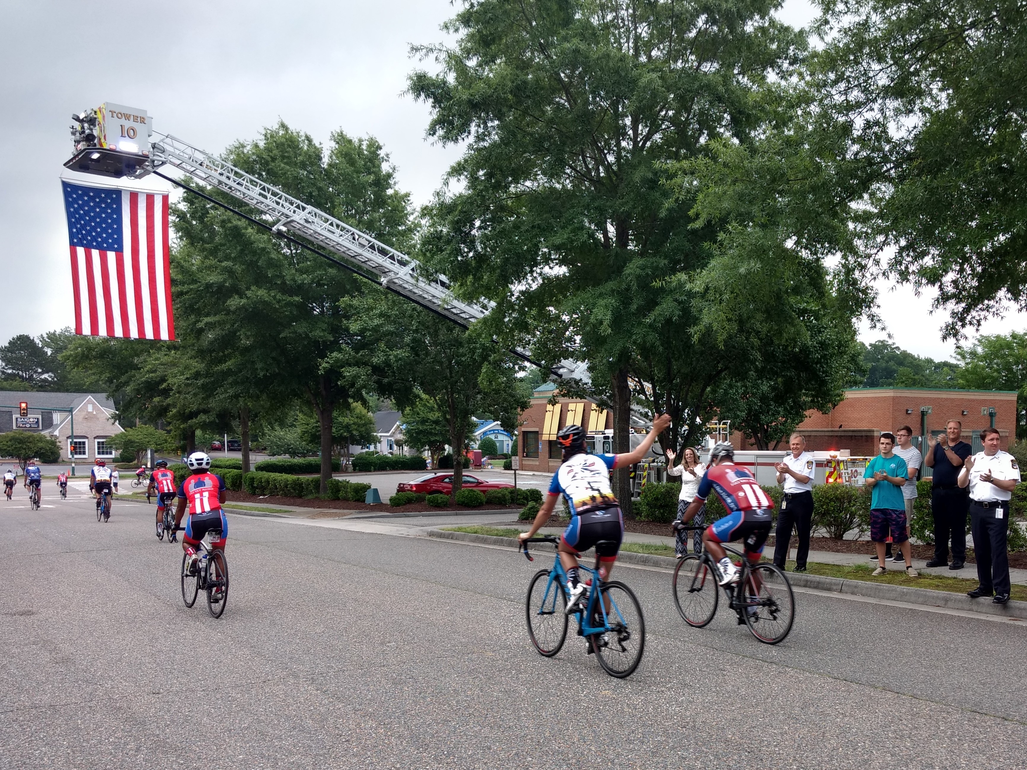 The Memorial Challenge leaves the Residence Inn and heads to Richmond road. (Andrew Harris/WYDaily)