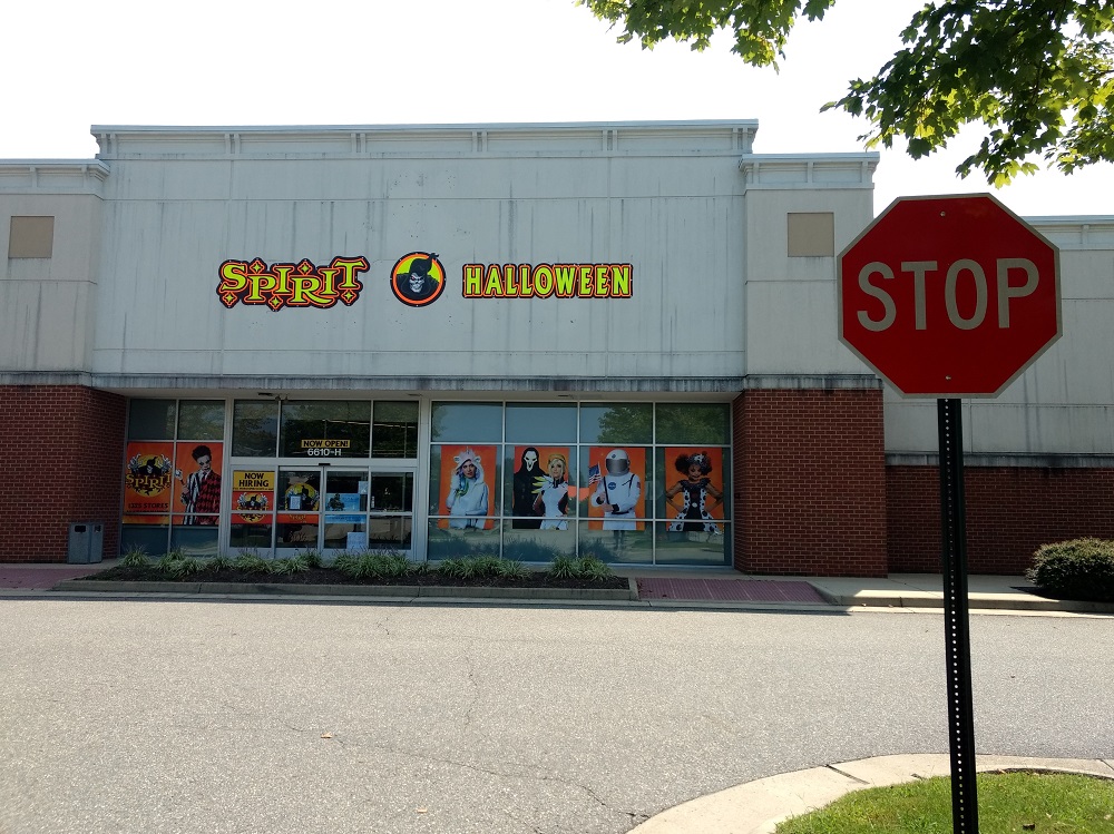 Spirit Halloween is indefinitely closed on Mooretown Road. (WYDaily/Andrew Harris)
