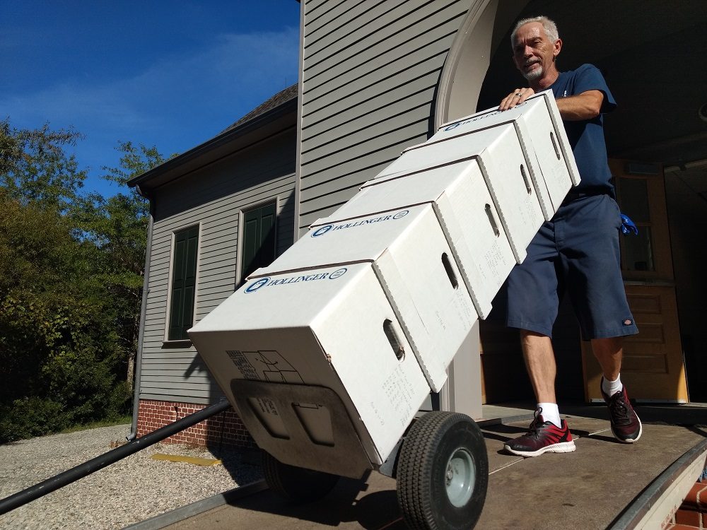 Contractors spent the day Wednesday loading boxes of artifacts onto moving trucks before Hurricane Florence makes landfall. (WYDaily/ Andrew Harris)