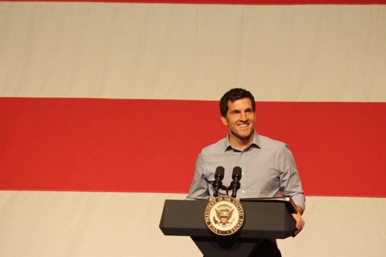 Scott Taylor speaks during his campaign rally at Regent University in 2018. (WYDaily file)