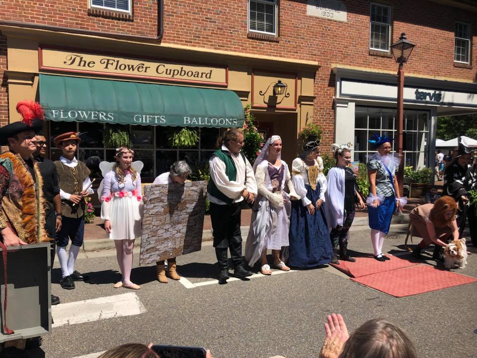 During a performance at the Second Sunday's Music and Arts Festival, actors with the non-profit Shakespeare Alive interacted with the crowed as they performed a scene from William Shakespeare's "A Midsummer Night's Dream."(WYDaily/Courtesy Shakespeare Alive)