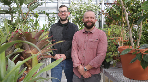 Jack Boyle (left), Mellon Postdoctoral Fellow of Environmental Science and Policy at W&M, is the lead author on a paper recently published in the journal PNAS. Assistant Professor of Biology Josh Puzey (right) is a co-author along with Associate Professor of Biology Harmony Dalgleish (not pictured). (WYDaily/Courtesy Stephen Salpukas)