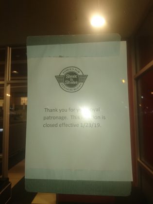 The front door of the Steak 'n Shake location in Hampton(Julia Marsigliano/ WYDaily)