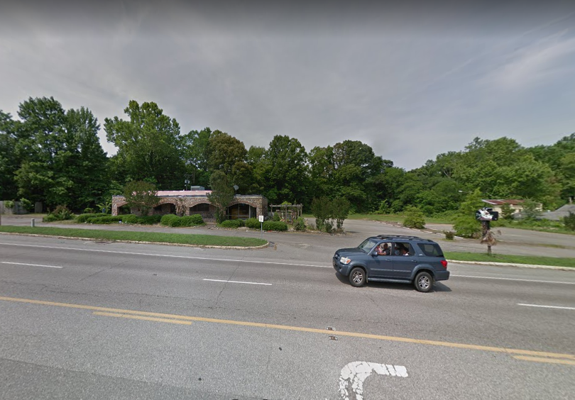 The Tequila Rose sits vacant on Merrimac Trail in James City County in a June 2018 Google Maps image. (WYDaily/Courtesy of Google Maps)