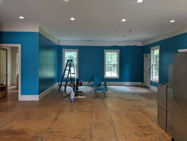 Inside 3715 Strawberry Plains Road, painting and construction is underway on Pawpular Pets Dog Grooming. The business will have its soft opening June 22. (WYDaily/Sarah Fearing)