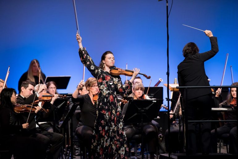 Guest artist, Tessa Lark, performs with the Williamsburg Symphony Orchestra during a concert in May 2019. (WYDaily/Courtesy of Tessa Lark)