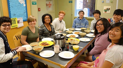 Students at the Japanese House enjoy a meal together. (WYDaily/Courtesy of W&M News)