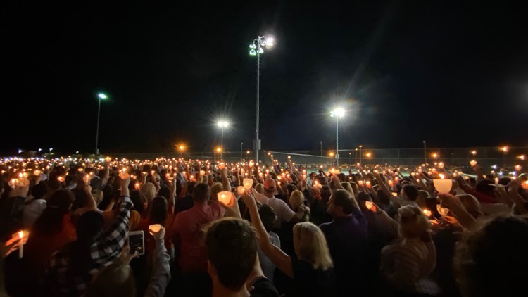 Tabb High School students and community came out for a vigil on Sunday after three students died in a car crash Saturday night. (WYDaily/YCSD Facebook)