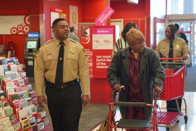 Hampton Sheriff deputies escort senior citizens from the Hampton Dining Club to a Christmas shopping trip and a buffet lunch. (WYDaily/Courtesy City of Hampton)