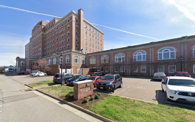 The Chamberlin, an independent living facility located on Fort Monroe, confirmed one of its residents tested positive for the coronavirus. (WYDaily/ Screenshot courtesy of Google Maps)