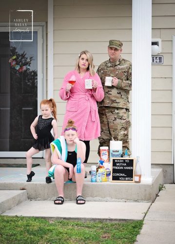 Some families made the experience silly, with props and fun outfits. (WYDaily/Courtesy Ashley Salas)