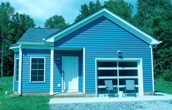 Antwyne and Tara Anderson own The Freedom Cottage, a guest house listed on Airbnb in Williamsburg. (WYDaily/ Screenshot courtesy of The Freedom Cottage)