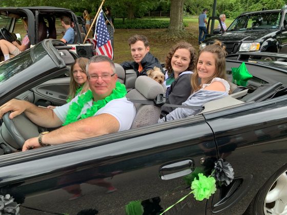 Kate Calabrese (back, middle) and her family rode together with their dogs. (WYDaily/Alexa Doiron)