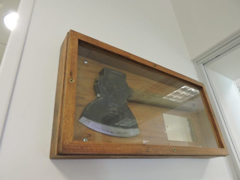 A hatchet in the York Poquoson Courthouse tells the story of the last criminal execution by hanging in York County. (WYDaily/Julia Marsigliano)