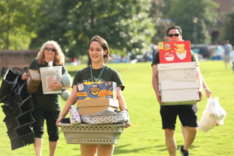 Move-in day at William & Mary in 2019. (WYDaily/Stephen Salpukas, W&M News)