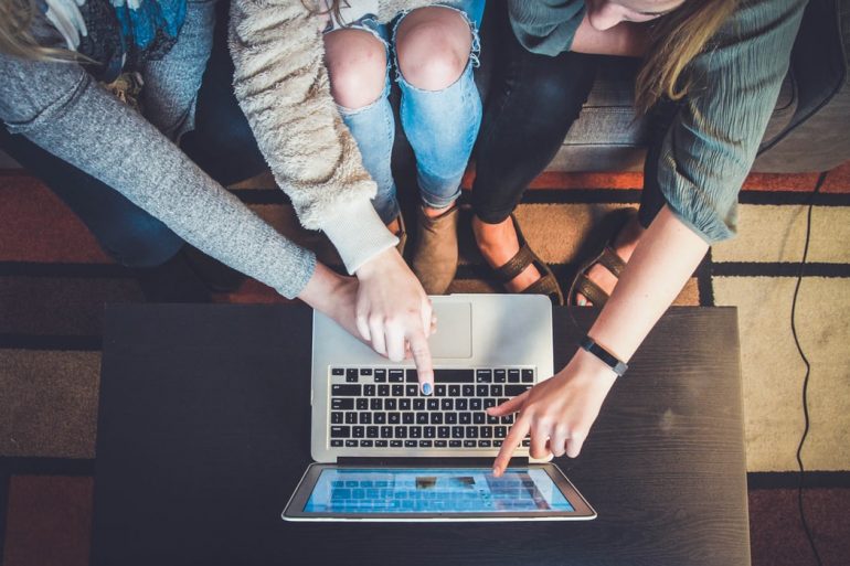 Families who want to learn skills and help their children be more successful in the remote learning platform this year might want to attend this webinar. (WYDaily/ Courtesy of Unsplash)