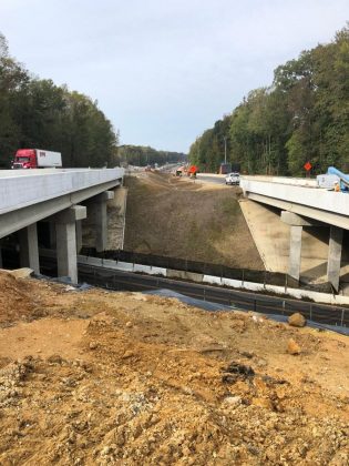 Newly widened eastbound I-64 bridge over Lakeshead Drive where the first traffic shift will be taking place as early as Nov. 8. (WYDaily/Courtesy of VDOT)