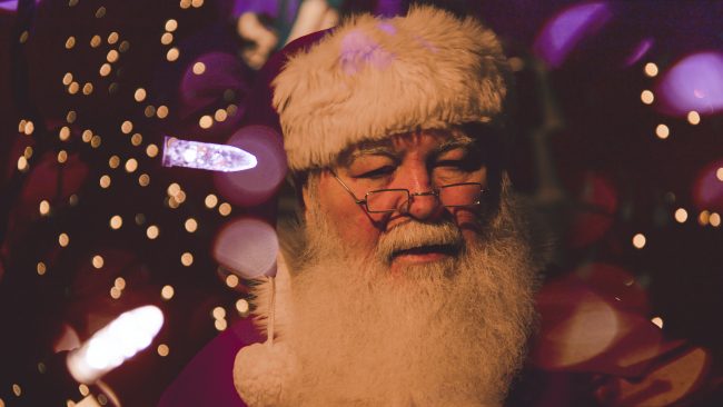 Kids can chat with Santa ahead of the holiday season via Zoom this year. (WYDaily/ Courtesy of Unsplash)