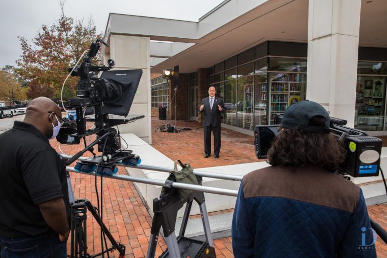 Williamsburg Mayor Doug Pons tapes a segment of the State of the City. (WYDaily/Courtesy of the city of Williamsburg)