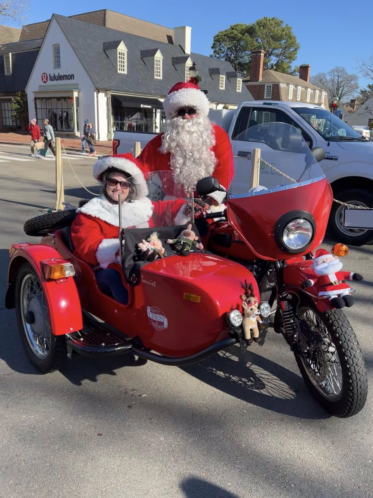 Side Car Santa Returns to Spread Christmas Spirit in Williamsburg